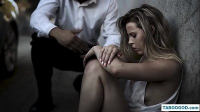 ເລື່ອງຕະຫລົກ: ເດັກຍິງໄວລຸ້ນທີ່ບໍ່ມີທີ່ຢູ່ອາໄສ